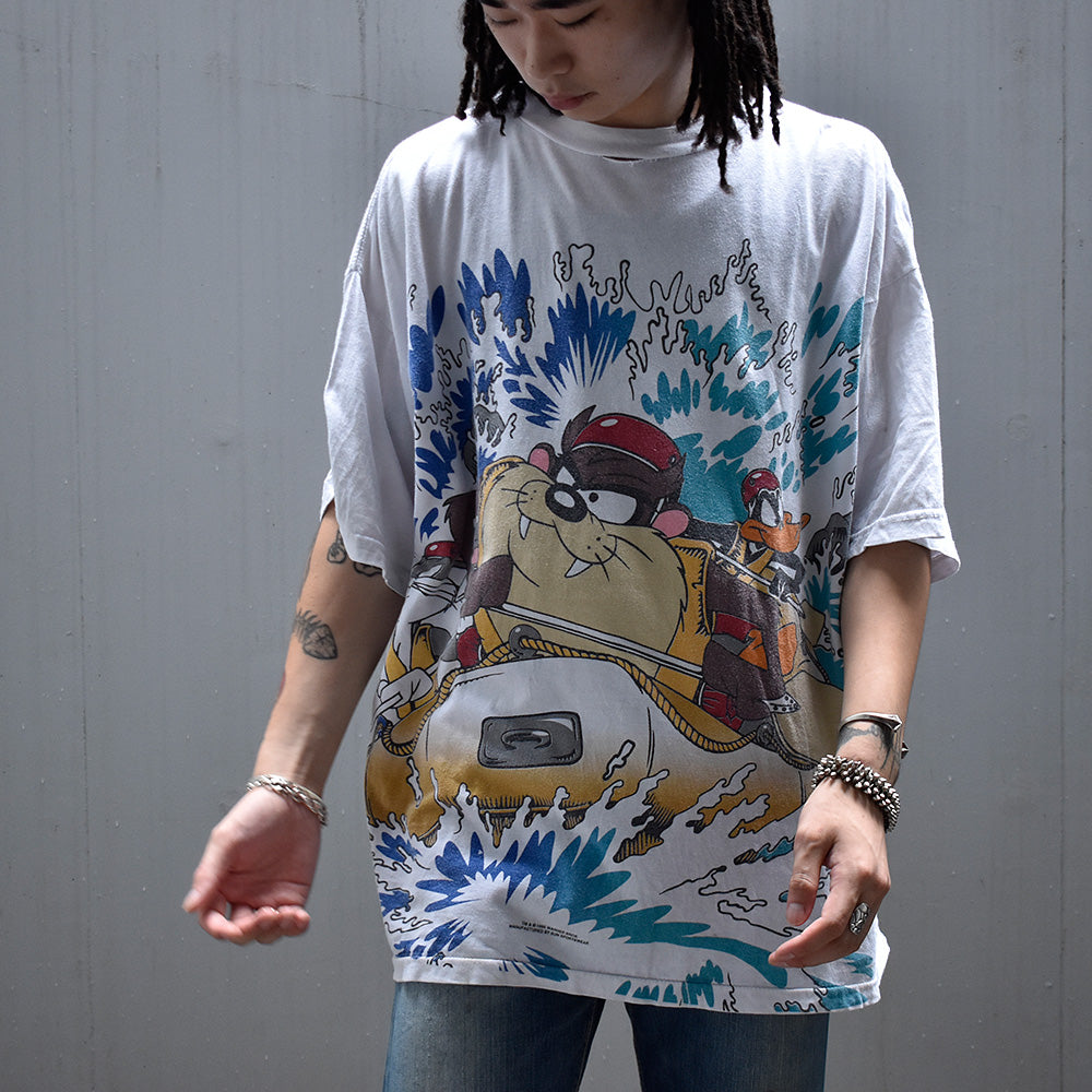 90's Looney Tunes "タズマニアン・デビル" AOP! 海外アニメ キャラ Tシャツ 230809H