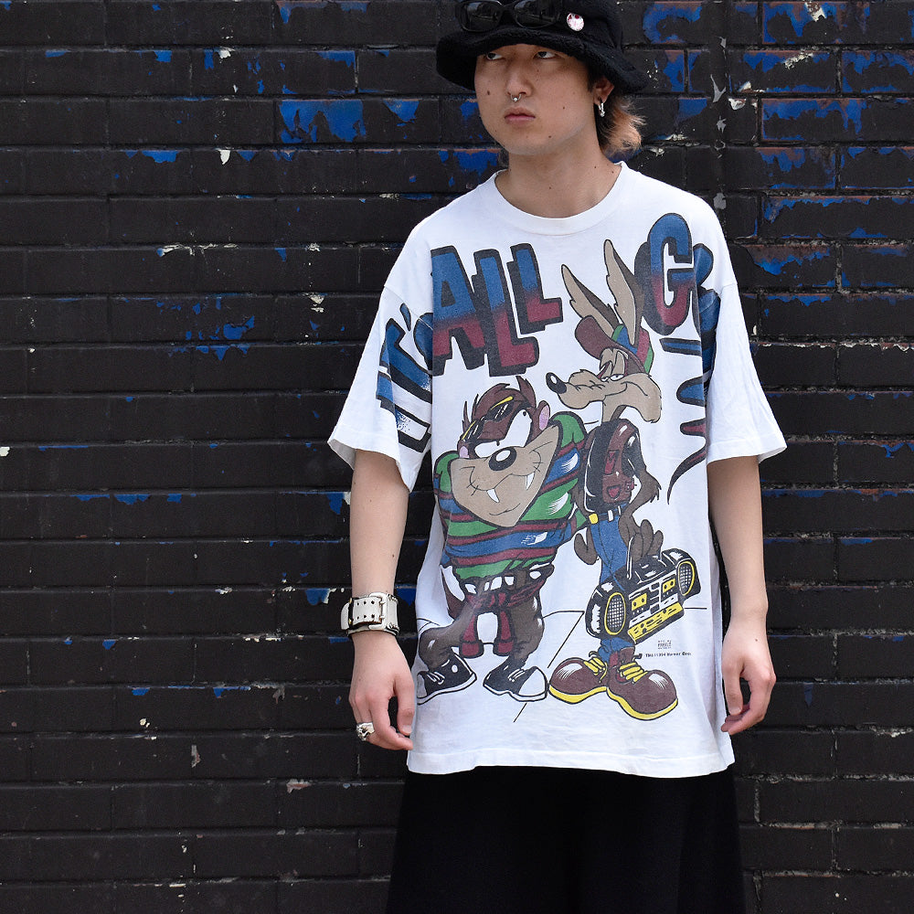 90's Looney Tunes “IT'S ALL GOOD” AOP! 海外アニメ キャラ Tシャツ 240427H