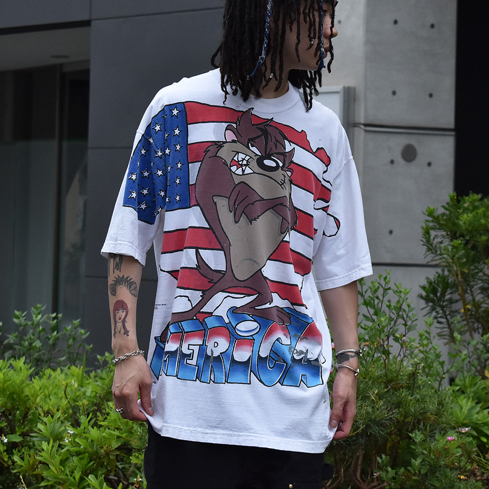 90's Looney Tunes "タズマニアンデビル×星条旗" AOP! 海外アニメ キャラ Tシャツ USA製 230529H
