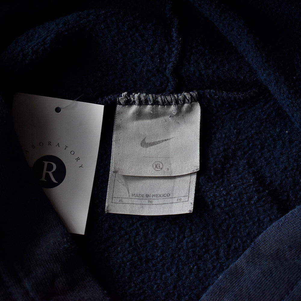 Y2K NIKE “center small swoosh“ パーカー 250901H