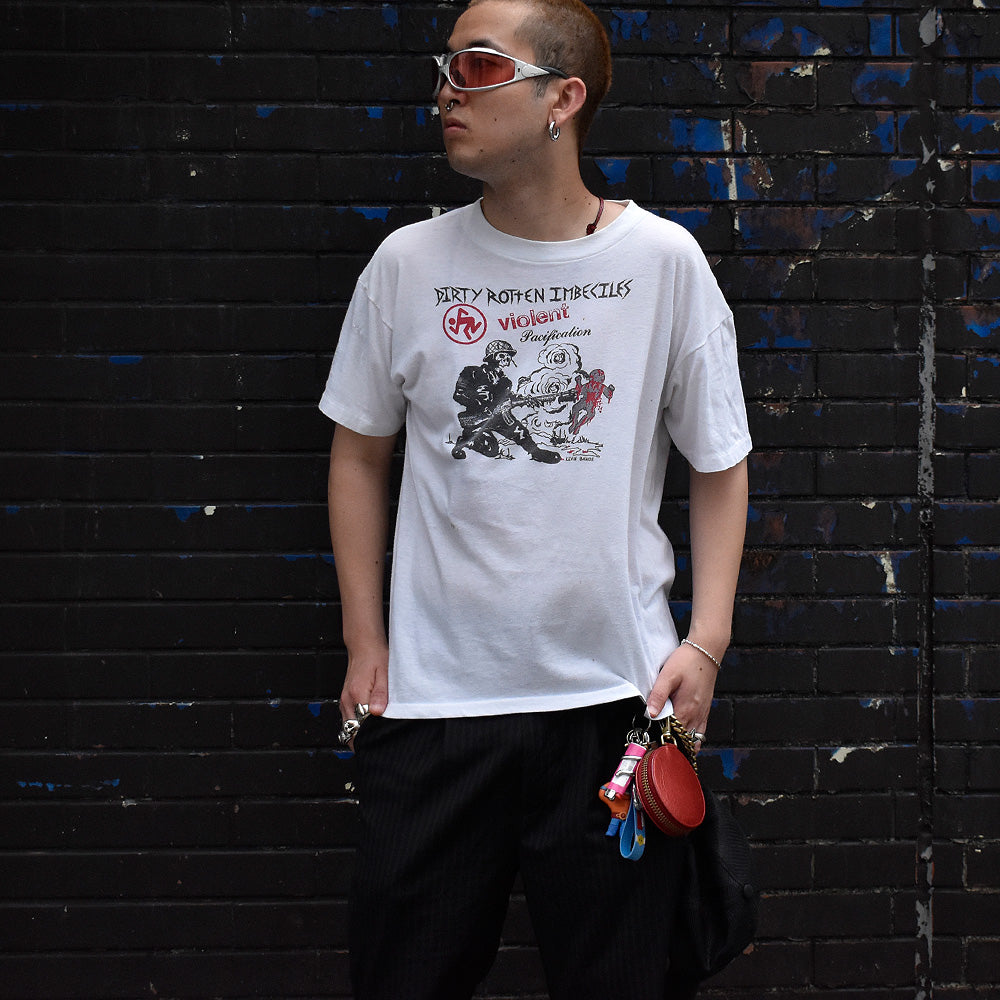 80's D.R.I./Dirty Rotten Imbeciles “Violent Pacification” Tour Art by Kevin Bakos ロック Tシャツ 250709H