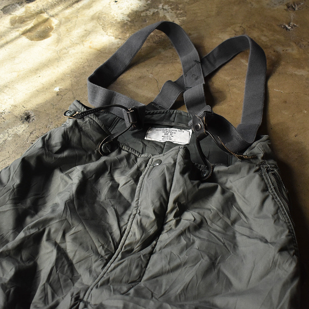 U.S. AIR FORCE サスペンダー付きフライトパンツ ネイビー 古着 50s 米軍 US AIR FORCE A-11C 「6262」 防寒 ナイロン