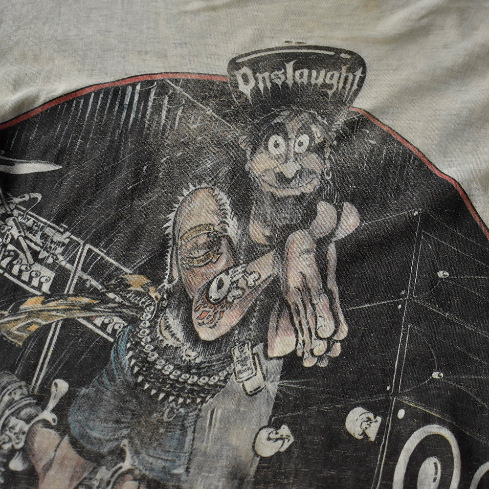 80's Onslaught “dive!” Art by Rob Fletcher ロック Tシャツ 250709H