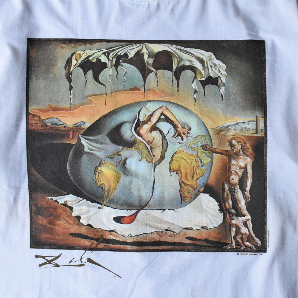 90’s デッドストック! Salvador Dalí “Geopoliticus Child Watching the Birth of the New Man” アート Tシャツ USA製 250607 (G)