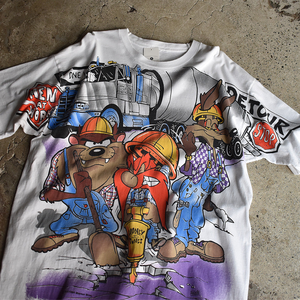 90's Looney Tunes AOP! 海外アニメ キャラ Tシャツ 230426H