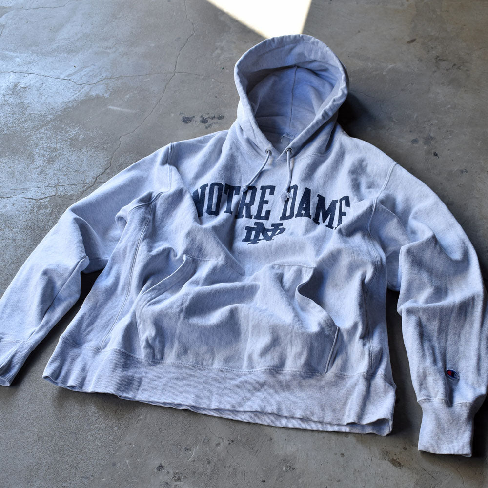 Champion “NORTLE DAME” カレッジプリント RWパーカー 231017