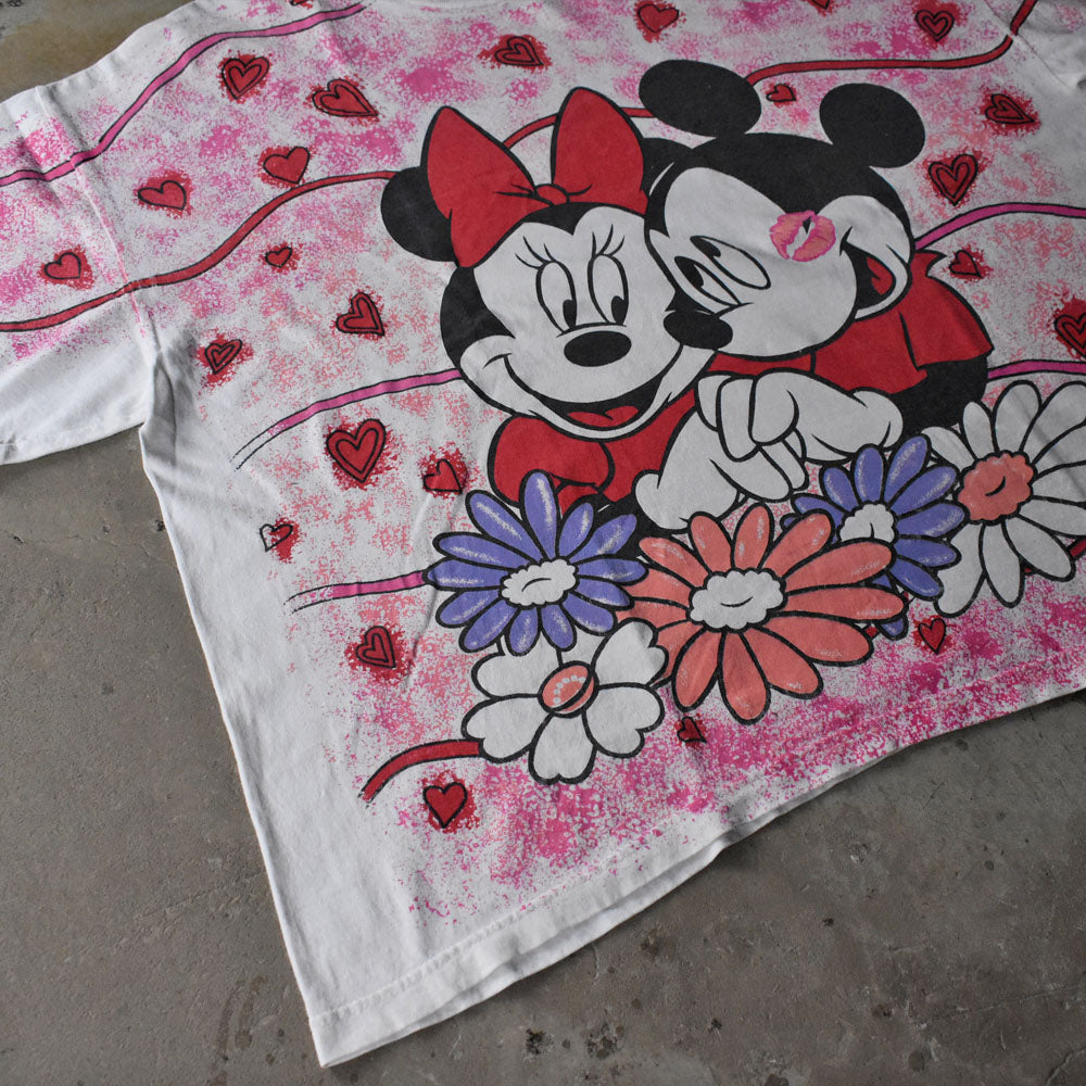 90’s Disney ”Mickey & Minnie” AOP! キャラ Tシャツ 240708