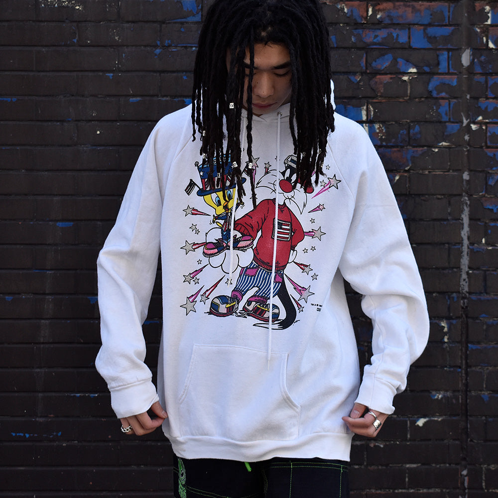 90’s Looney Tunes “” キャラクター パーカー USA製 231215