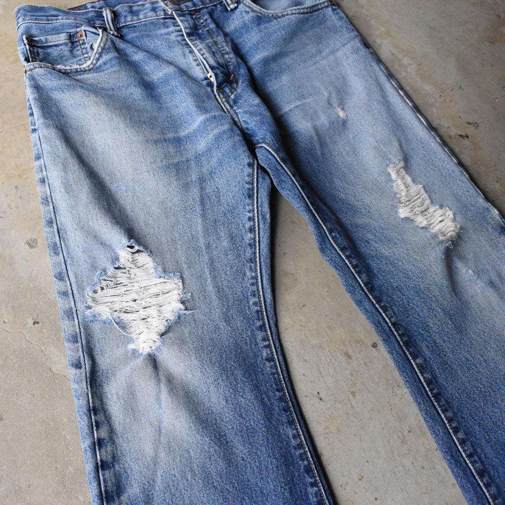 Levi's 517 ダメージ! ブーツカット デニムパンツ 250422