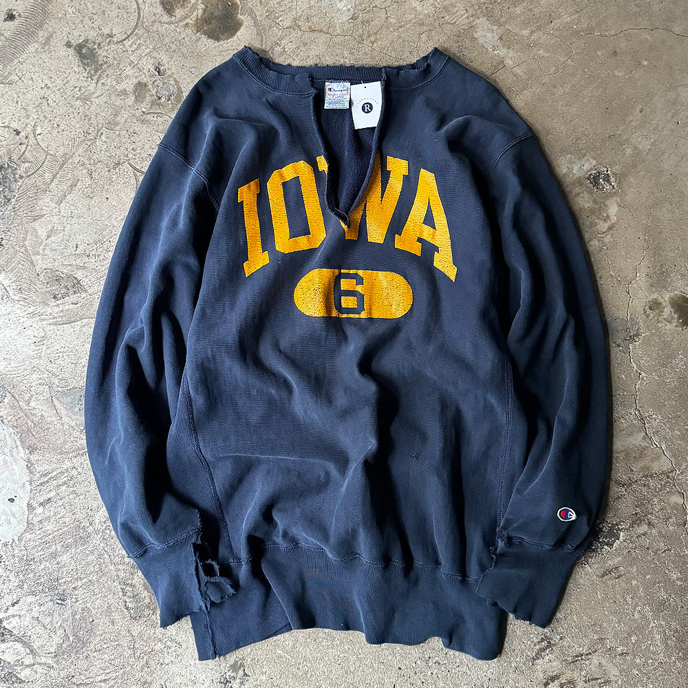 90's カットオフ!ダメージ! Champion “IOWA” RWスウェット 240326H