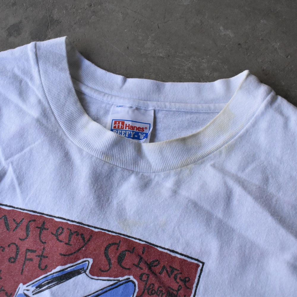 “Read it all in books / BORDERS” 本 アートTシャツ 240529