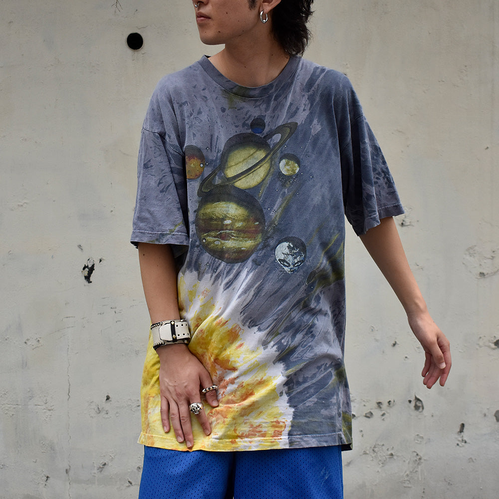 90's エイリアン 太陽 土星 宇宙 タイダイ Tシャツ 230804H