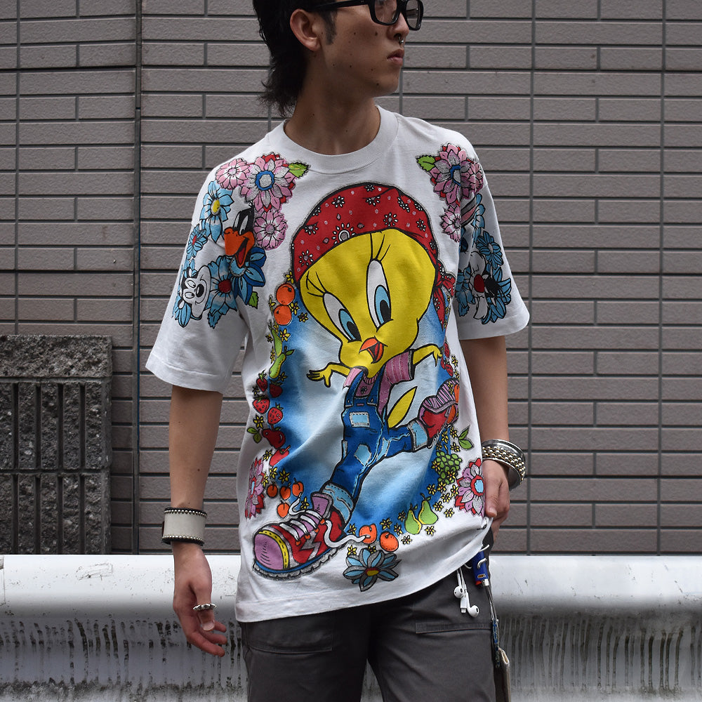 90's Looney Tunes "TWEETY" AOP! 海外アニメ キャラ Tシャツ USA製 230714H