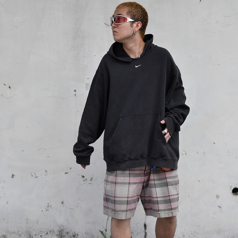 Y2K NIKE “center small swoosh“ ブラック! パーカー 250809H
