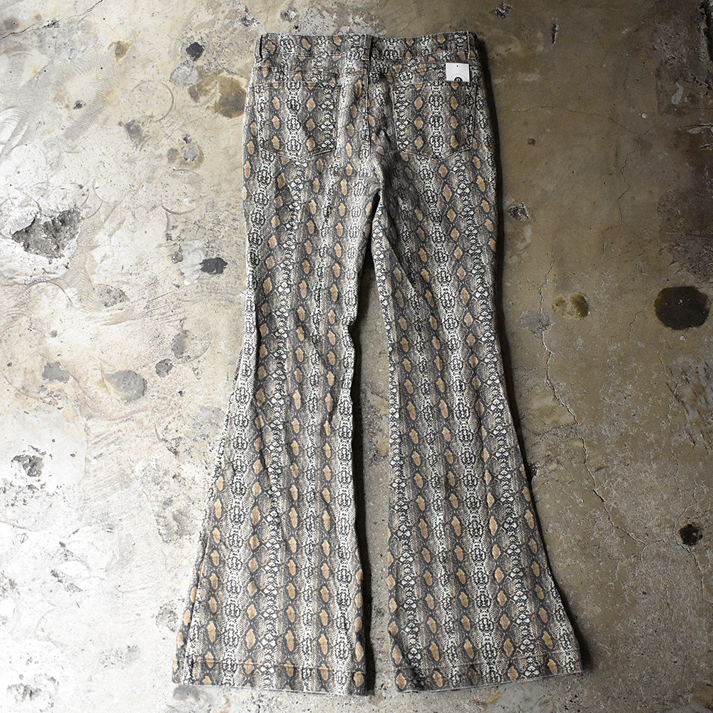 BOG “Snake柄“ ストレッチ フレアパンツ 250510H