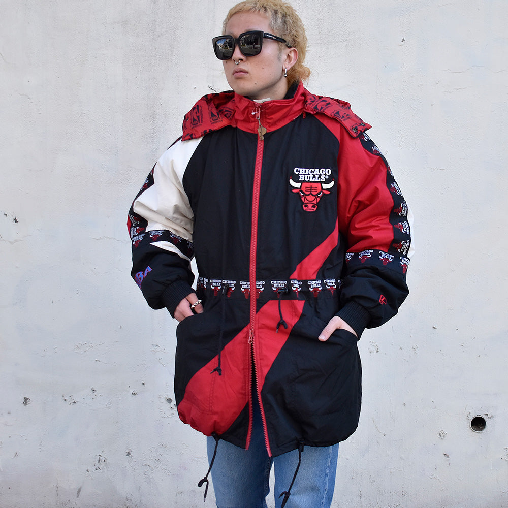 90’s PRO PLAYER NBA “Chicago Bulls” ロゴテープ! フード付き フルジップジャケット 231229