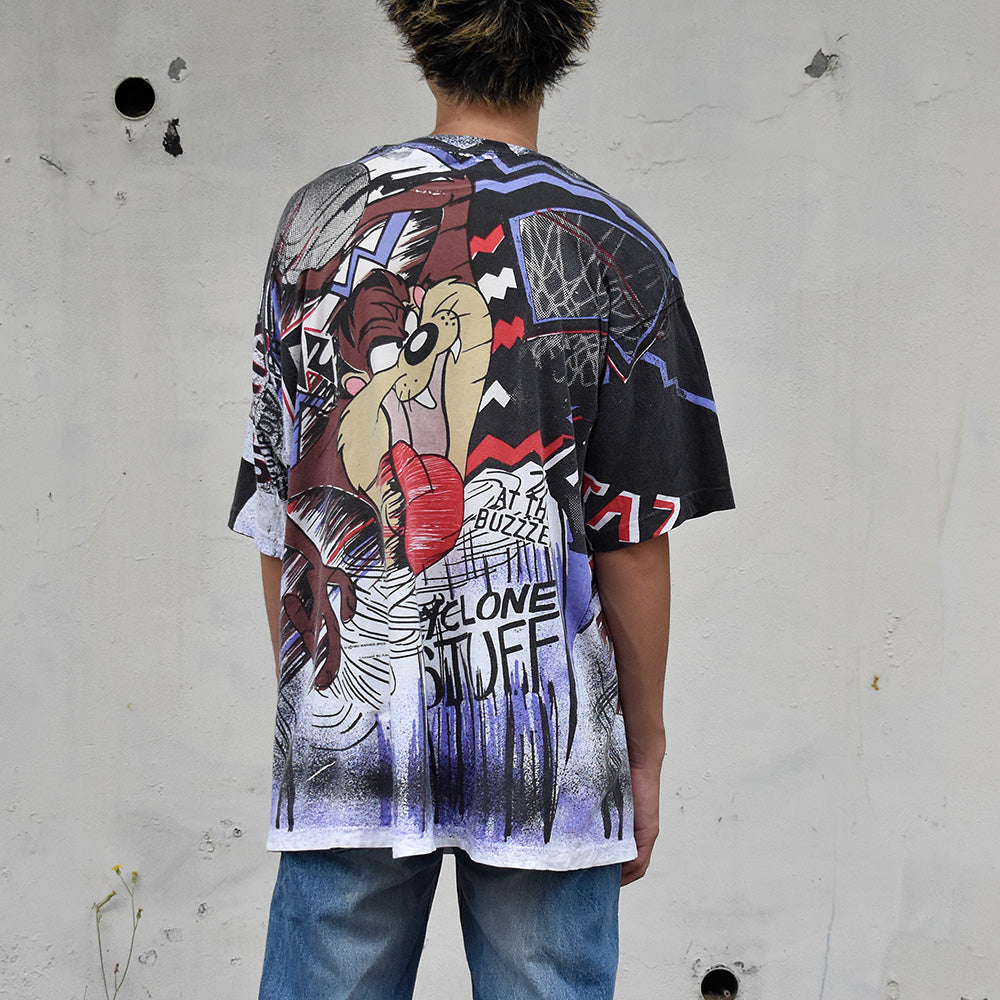 90's AOP! Looney Tunes “タズマニアンデビル” バスケットボール 海外アニメ キャラ Tシャツ 250825H