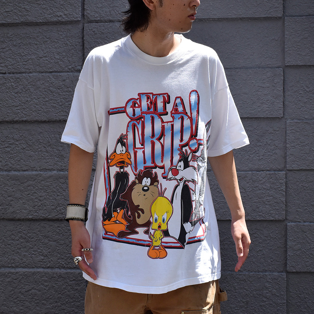 90's Looney Tunes "Get A Grip" 海外アニメ キャラ Tシャツ 230811H