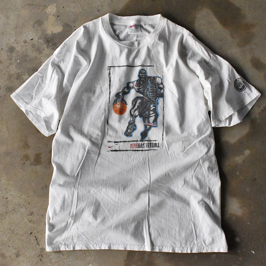 90's NIKE “NIKE BASKETBALL” Tシャツ 240328