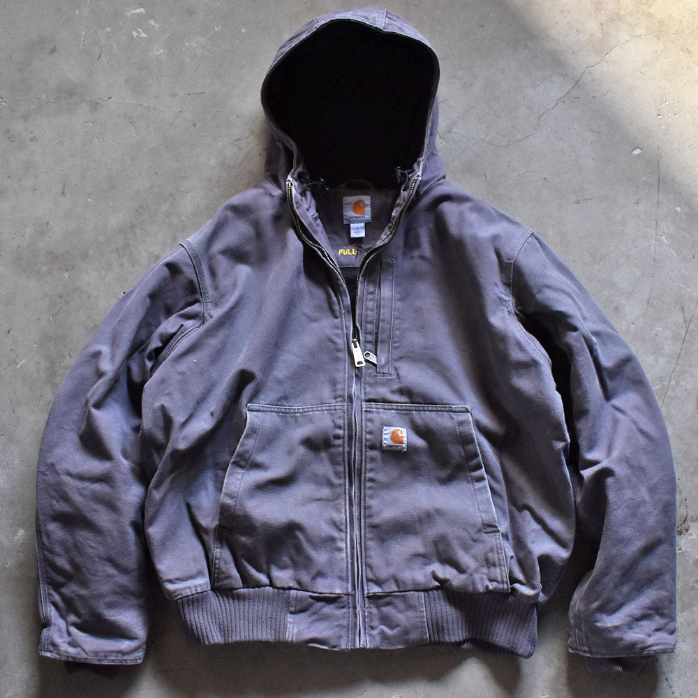 写真では結構長そうなんですがカーハートFull USA Swing Armstrong Jacket