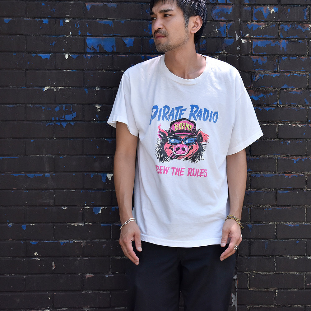 90's PIRATE RADIO "SCREW THE RULES" Pig Tシャツ 250723H
