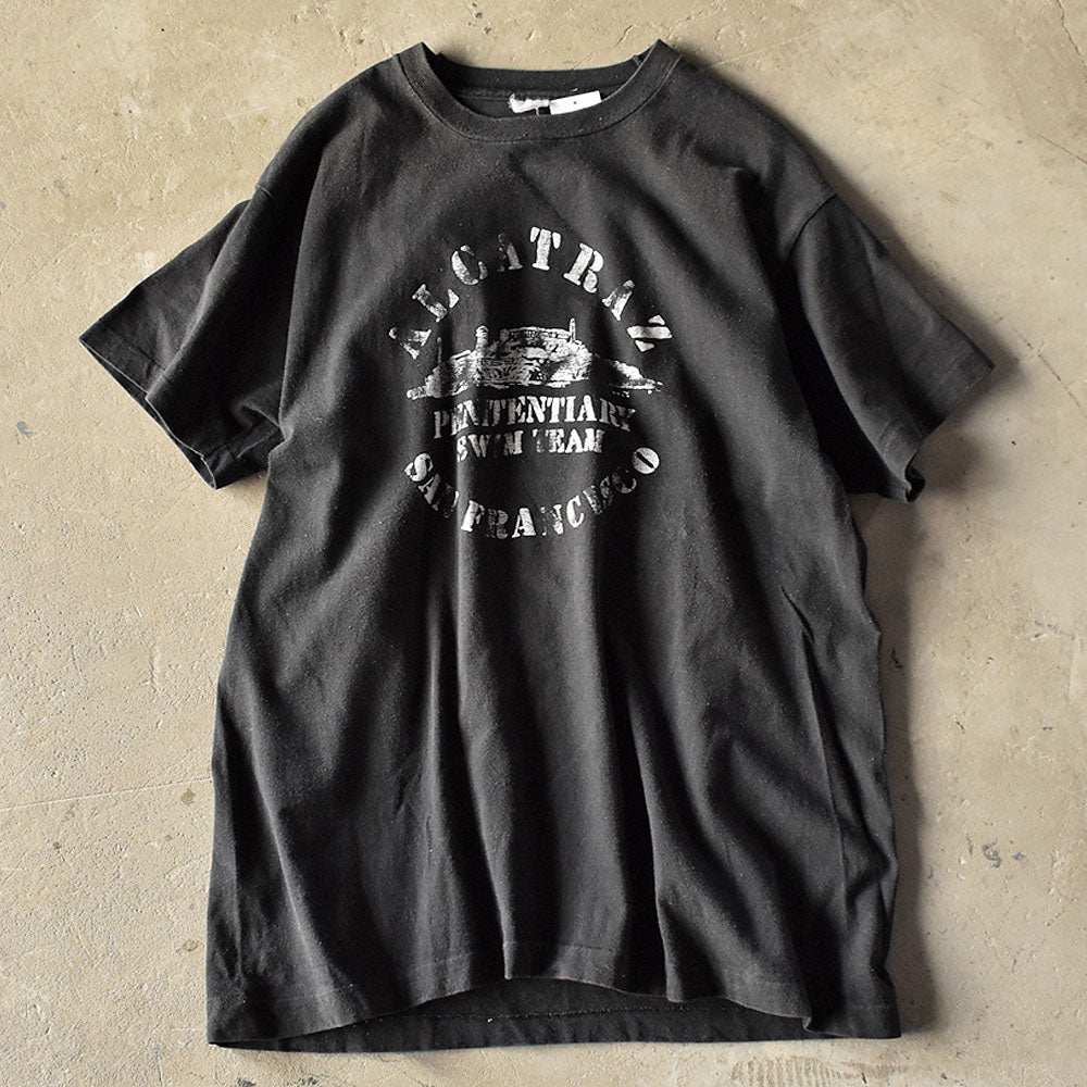 90’s Alcatraz Penitentiary Swim Team Tシャツ 230914