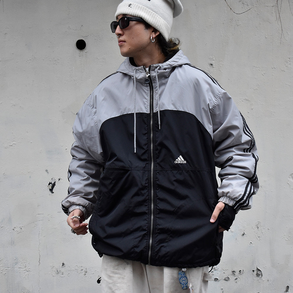90's adidas シルバー×ブラック! フード付きナイロンジャケット 231115