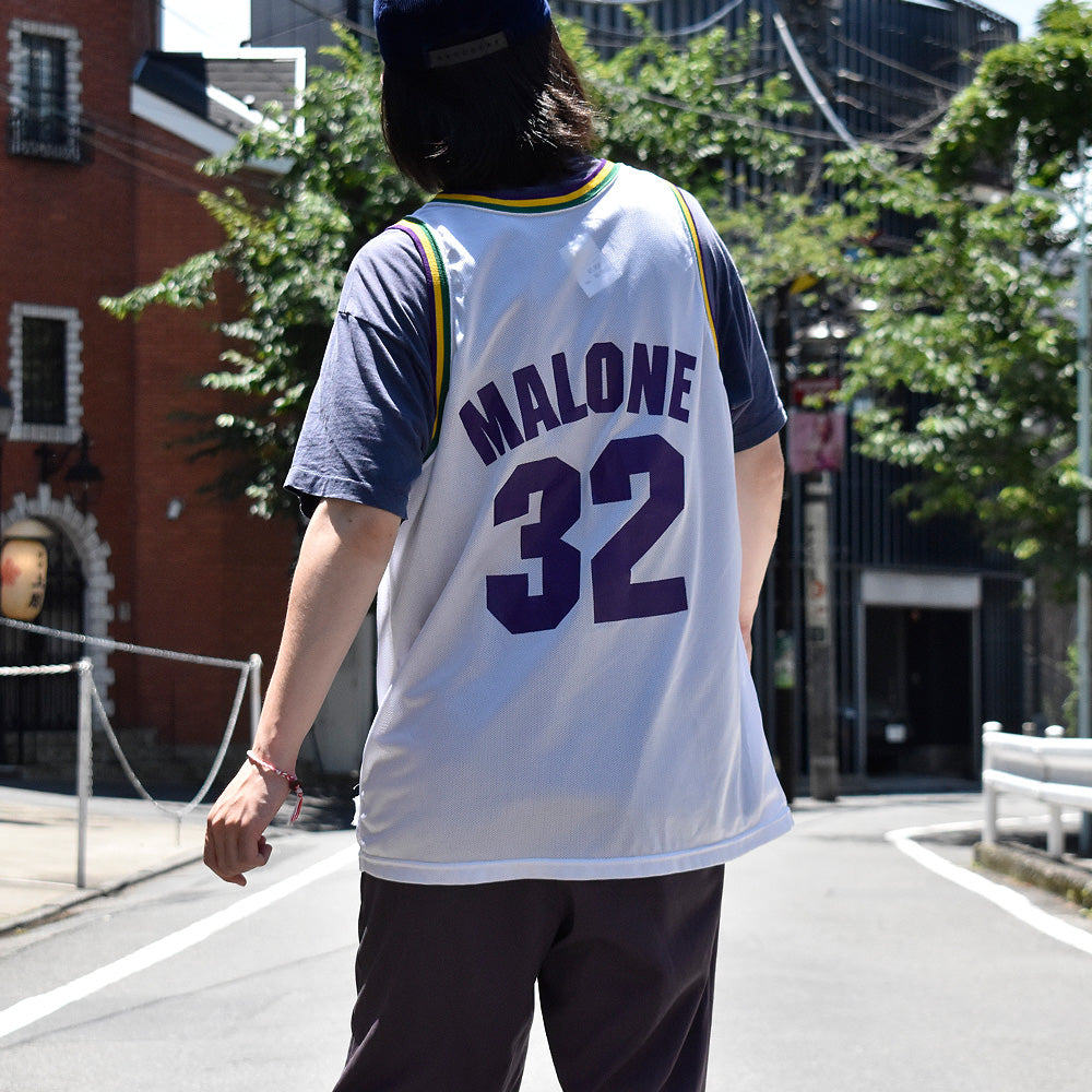 90's Champion “NBA Utah Jazz / Karl Malone #32“ バスケ ゲームシャツ USA製 240625H