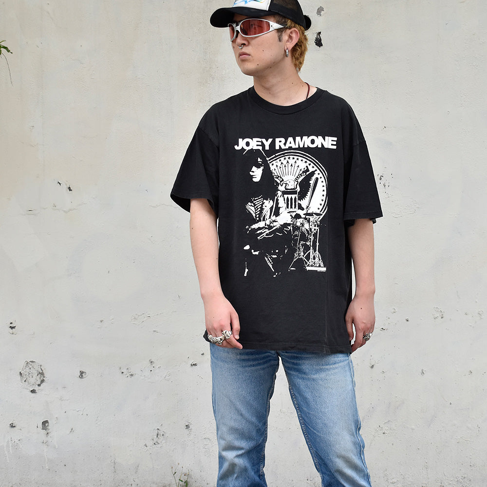 Y2K Ramones “Joey Ramone“ Tシャツ 250616H