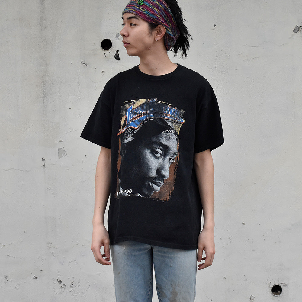 Y2K 2Pac “TUPAC SHAKUR” memorial RapTシャツ 250410H