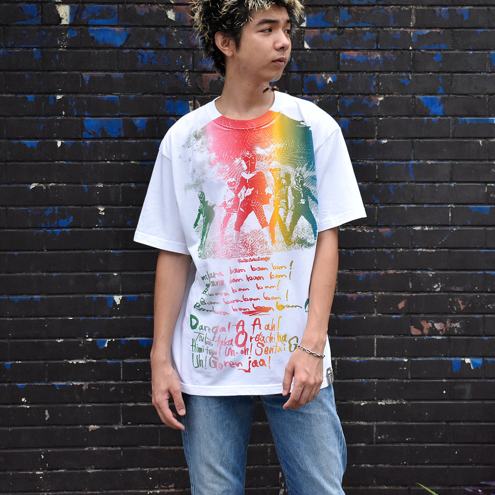 blackmeans×秘密戦隊ゴレンジャー “Himitsu Sentai Gorenger×lyrics” グラデーション オーバープリント Tシャツ 945-80GT109-1 250822H