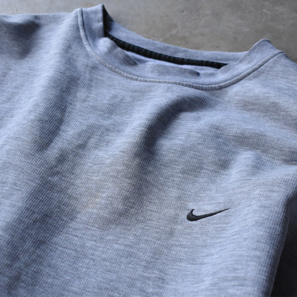 NIKE swooshロゴ GRY スウェット 231012