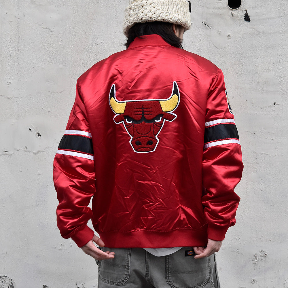 90's~ HARDWOOD CLASSICS NBA “Chicago Bulls” 中綿入り ナイロンジャケット 240122H
