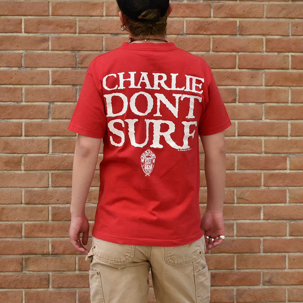 90's Zooport Riot Gear “Charles Manson“ CHARLIE DON'T SURF Tシャツ USA製 250327HSGI
