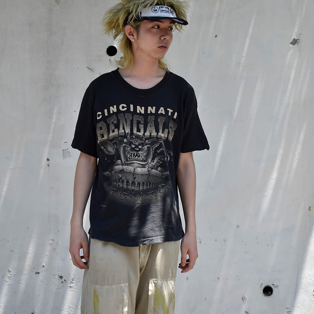 90's Looney Tunes NFL “Cincinnati Bengals×Tasmanian Devil“ ダメージ! Tシャツ 250620H