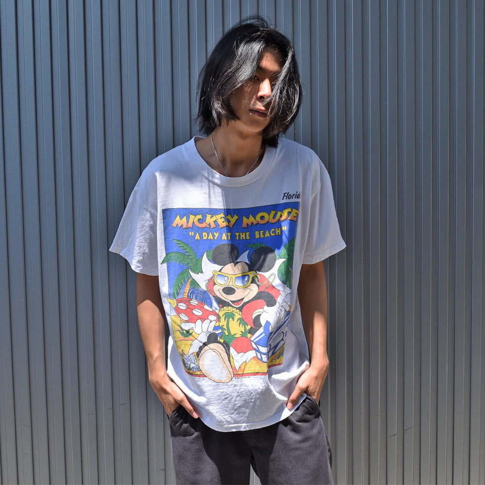 90's Disney/ディズニー “MICKEY MOUSE・A DAY AT THE BEACH” Tシャツ USA製 230911