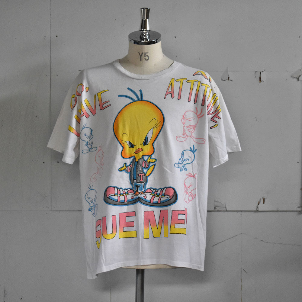 Y2K Looney Tunes ”SUE ME!” AOP! キャラ Tシャツ USA製 240420