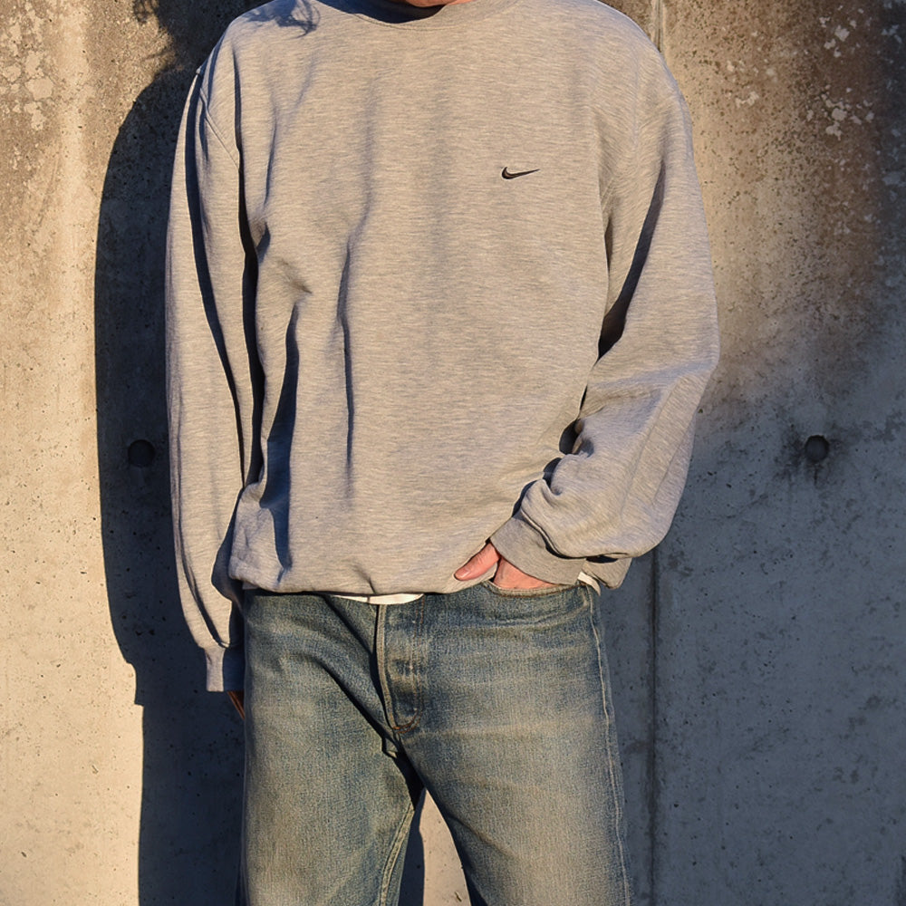 NIKE swooshロゴ GRY スウェット 231012