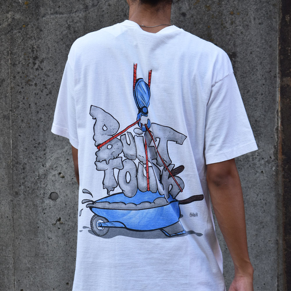 90's Looney Tunes/ルーニー・テューンズ "BUILT TOUGH" AOP Tシャツ USA製 230827