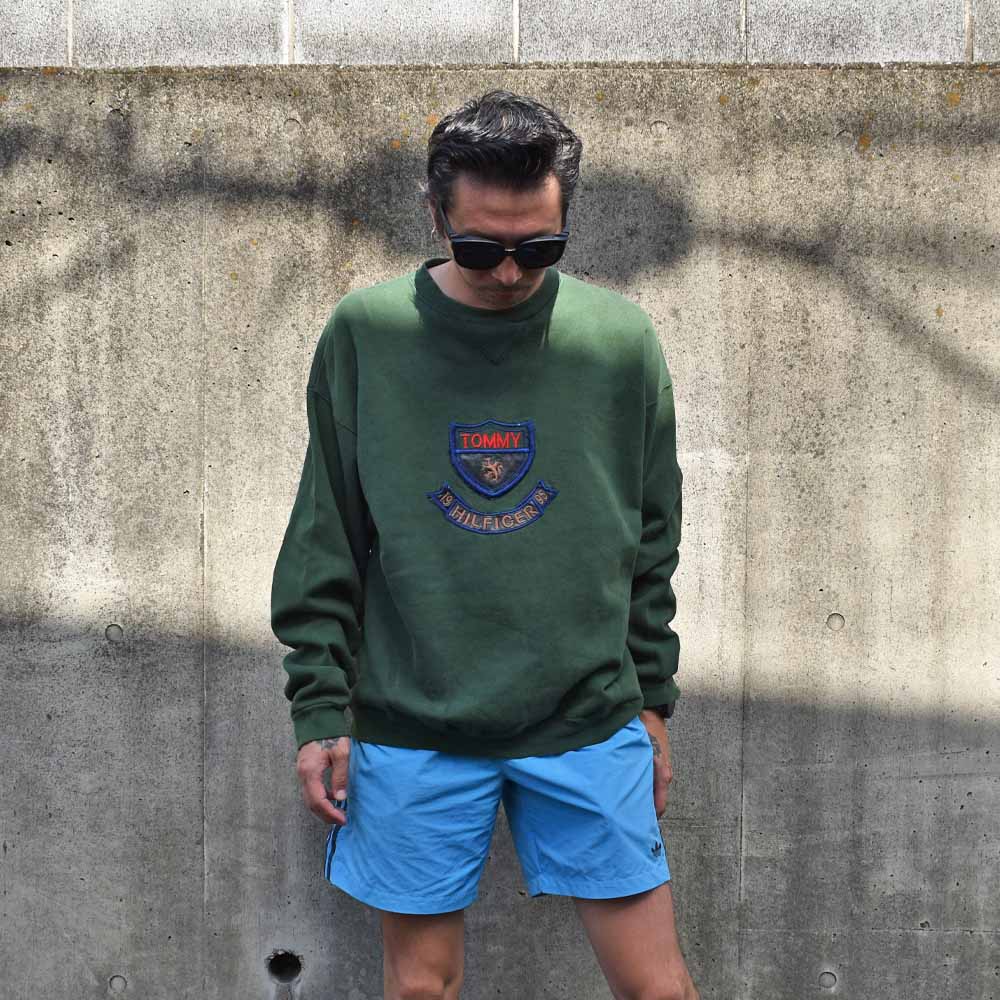 90’s ブートレグ TOMMY HILFIGER レザーパッチ ロゴスウェット 231104