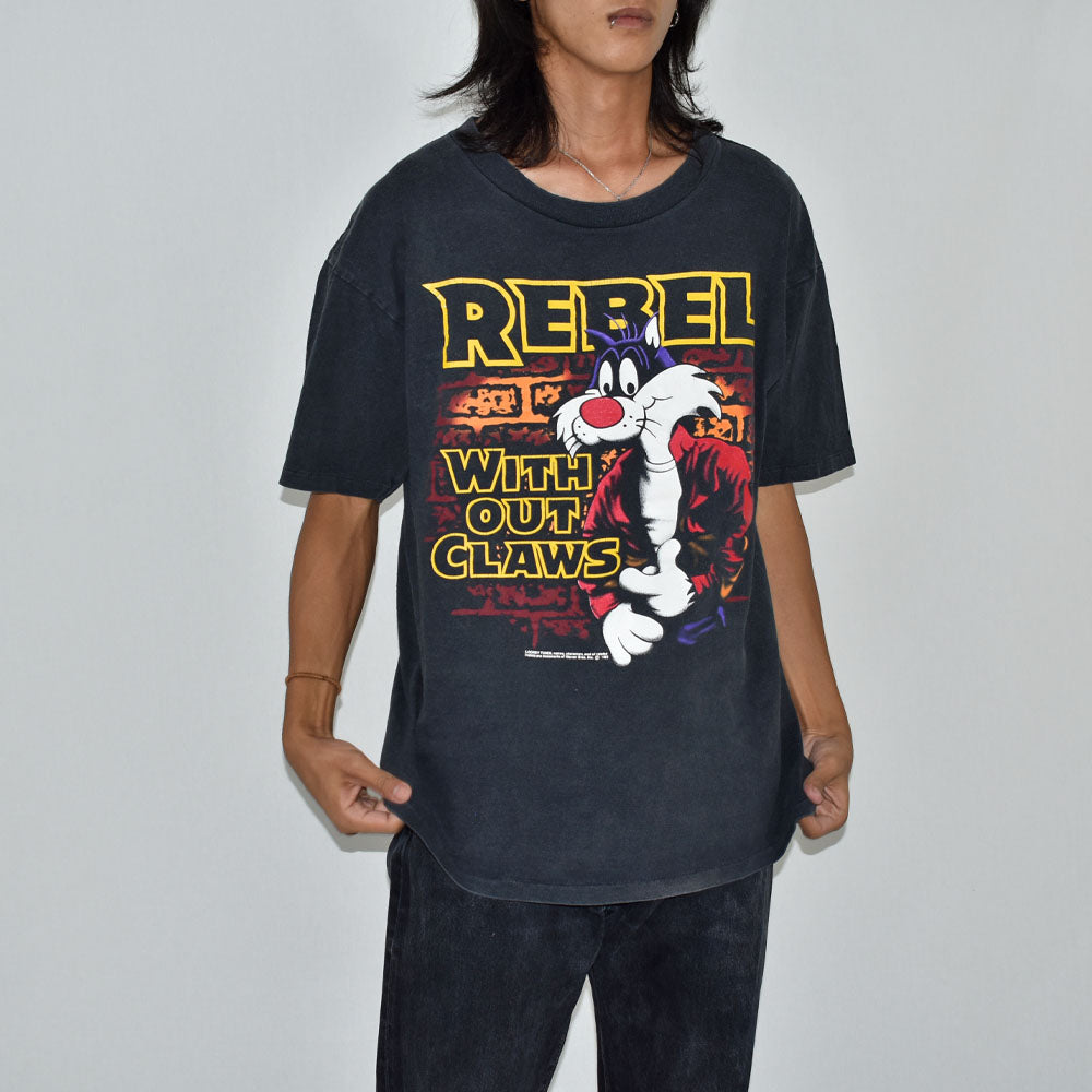 90's Looney Tunes ”REBEL WITH OUT CLAWS” 海外アニメ キャラ Tシャツ USA製 230814H