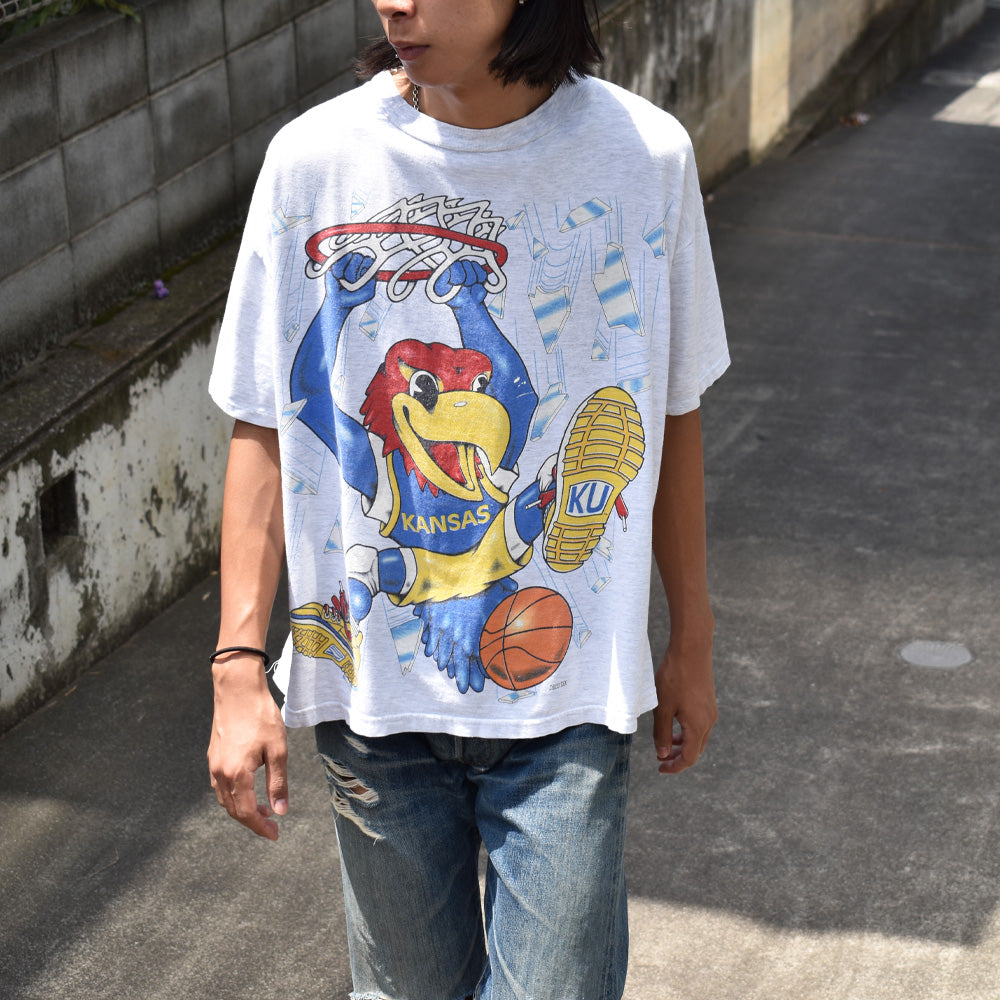 90's “Kansas Jayhawks” バスケットボール カレッジ Tee 220724