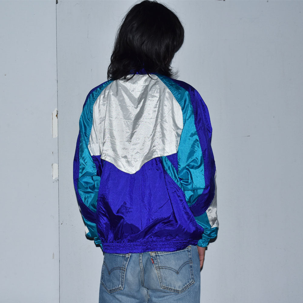 80’s NIKE 銀タグ 刺繍ロゴ ナイロン トラックプルオーバー250330