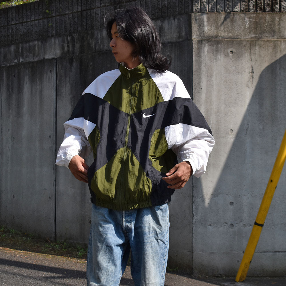 NIKE  ウィンドブレーカー　Windrunner NSW パープル LAB