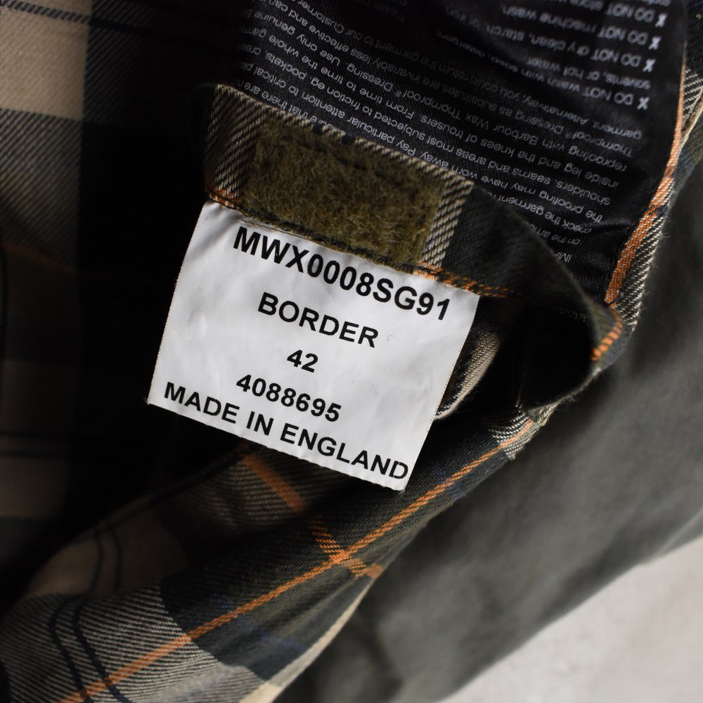Barbour “BORDER” オイルドジャケット フード付き 251209H