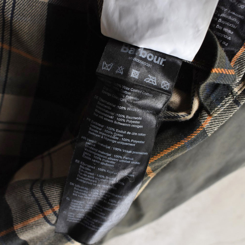 Barbour “BORDER” オイルドジャケット フード付き 251209H