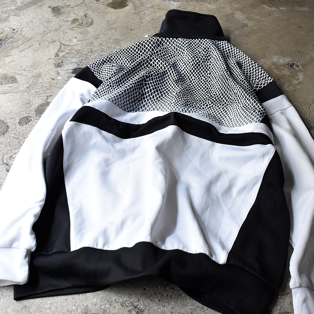 adidas トラックジャケット 240402H