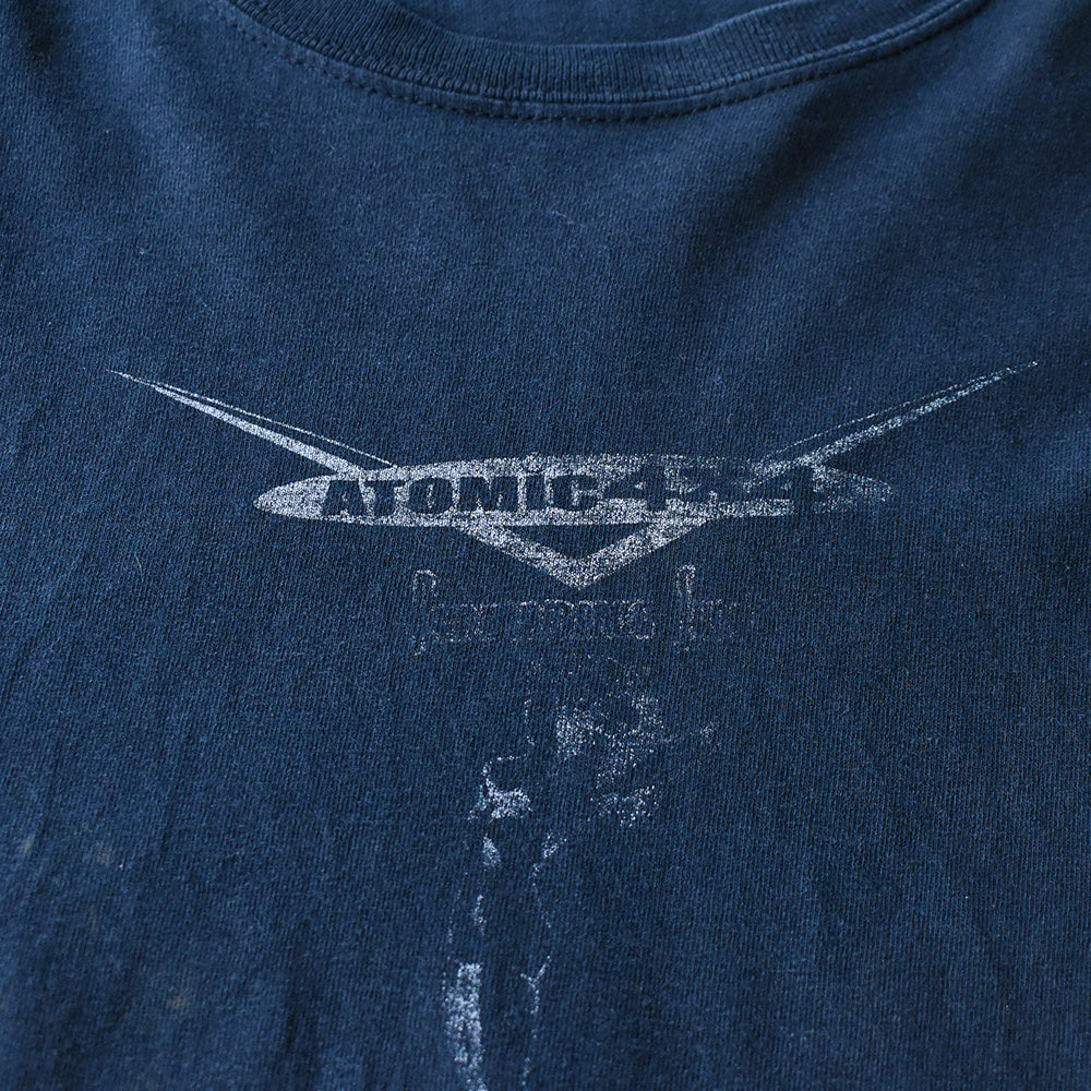 “ATOMIC 4x4” ピンナップ調 プリント Tシャツ 250801