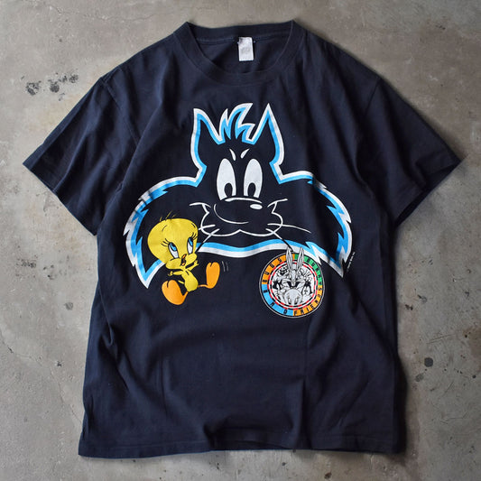 80’s Looney Tunes “BUGS BUNNY AND FRIENDS” キャラ Tシャツ 240605