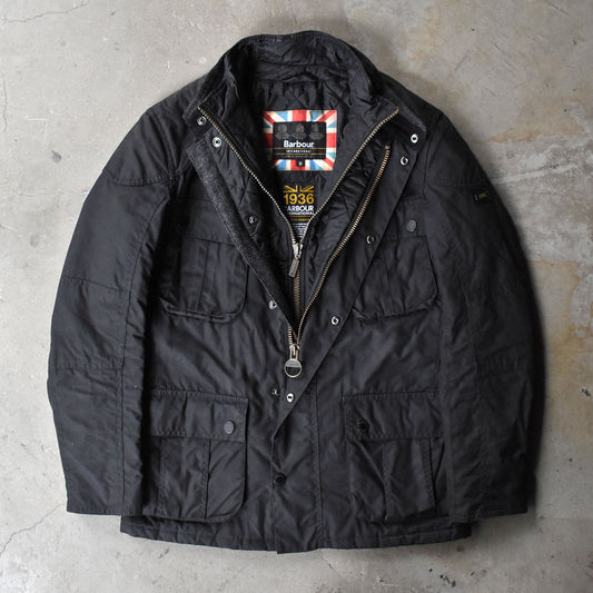 Barbour International “Gauge” オイルド コットンジャケット 251031H